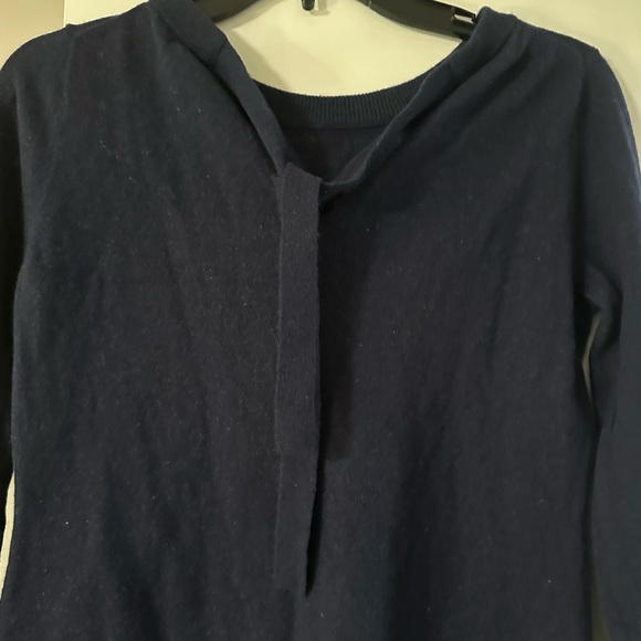 Sweater - Picture 2 of 3